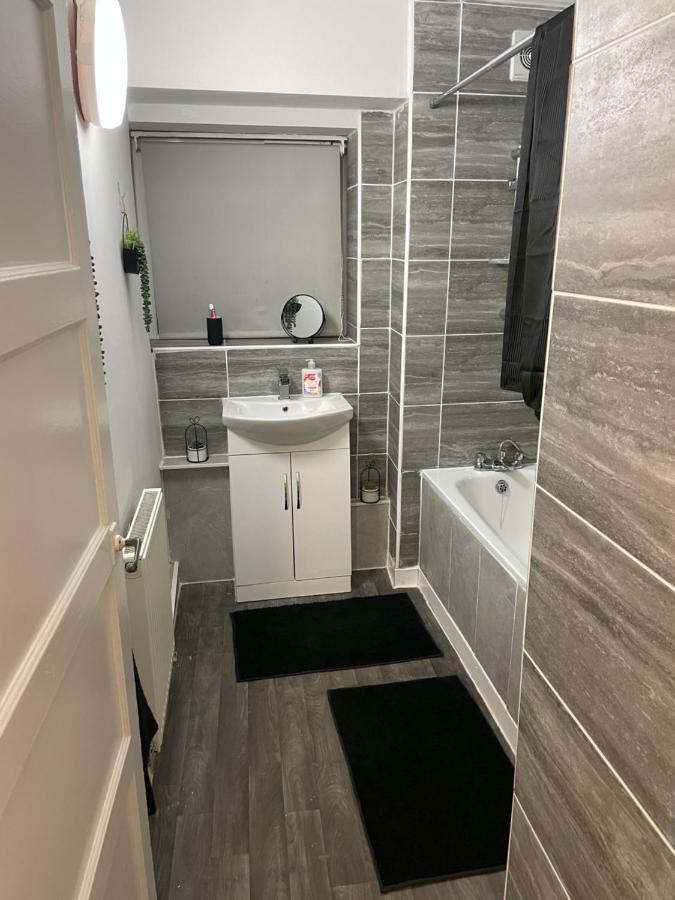 Lovely 2Bedroom 4Mins From Wimbledon Station London Eksteriør billede